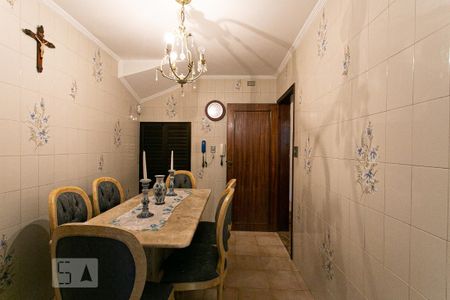 Casa à venda com 195m², 4 quartos e 2 vagas Casa à venda com 195m², 4 quartos e 2 vagasSala de Jantar 2