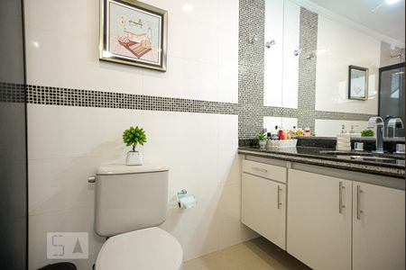 Apartamento à venda com 74m², 2 quartos e 1 vagaBanheiro da Suíte