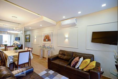 Apartamento à venda com 74m², 2 quartos e 1 vagaSala