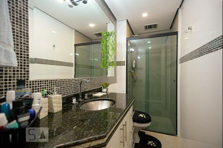 Apartamento à venda com 74m², 2 quartos e 1 vagaBanheiro