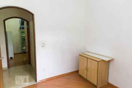 Casa à venda com 200m², 4 quartos e 3 vagasQuarto 1