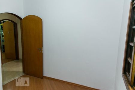 Casa à venda com 200m², 4 quartos e 3 vagasQuarto 2