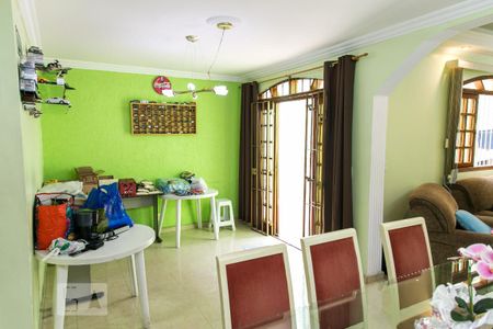 Sala de Jantar de casa à venda com 4 quartos, 200m² em Vila Nilo, São Paulo