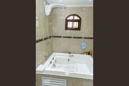 Casa à venda com 200m², 4 quartos e 3 vagasBanheiro da Suíte