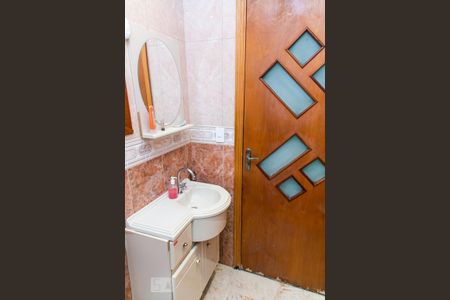 Lavabo   de casa à venda com 4 quartos, 200m² em Vila Nilo, São Paulo
