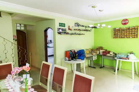 Sala de Jantar de casa à venda com 4 quartos, 200m² em Vila Nilo, São Paulo