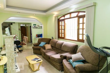 Sala de estar  de casa à venda com 4 quartos, 200m² em Vila Nilo, São Paulo