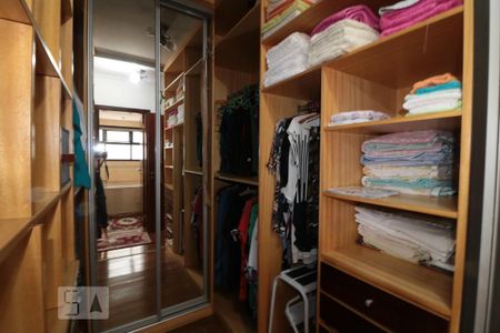 Apartamento à venda com 185m², 4 quartos e 3 vagasSuite 1 - closet
