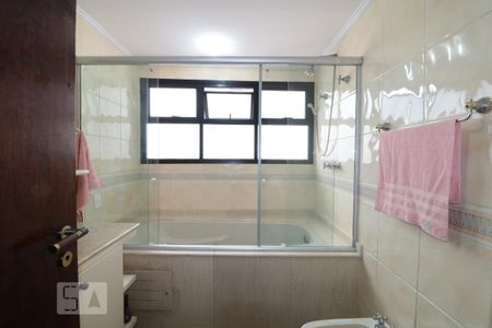 Apartamento à venda com 185m², 4 quartos e 3 vagasBanheiro da Suíte 1
