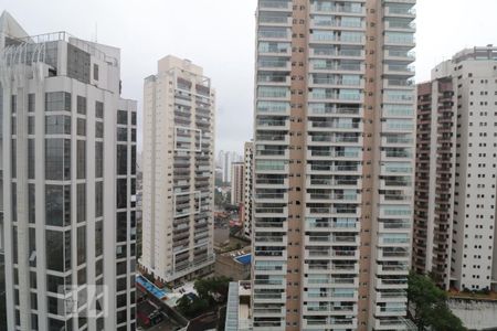 Apartamento à venda com 185m², 4 quartos e 3 vagasVista da Sacada da Suite 2