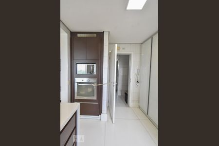 Apartamento à venda com 240m², 5 quartos e 4 vagasCozinha