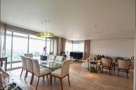 Apartamento à venda com 240m², 5 quartos e 4 vagasSala de Jantar