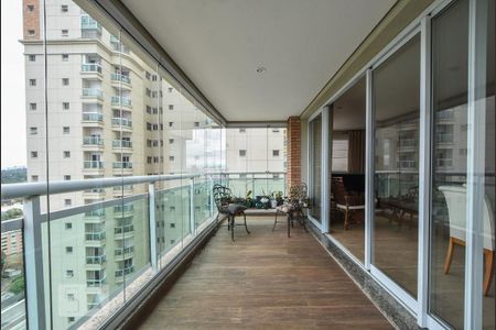 Apartamento à venda com 240m², 5 quartos e 4 vagasVaranda Gourmet