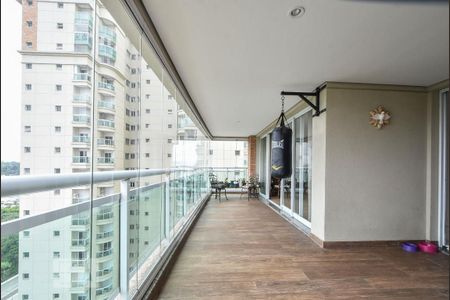 Apartamento à venda com 240m², 5 quartos e 4 vagasVaranda Gourmet