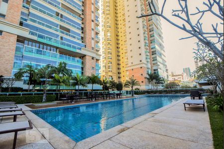 Apartamento à venda com 240m², 5 quartos e 4 vagasPiscina