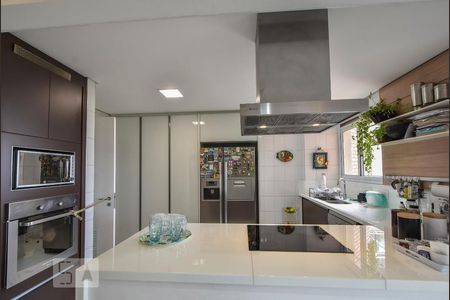 Apartamento à venda com 240m², 5 quartos e 4 vagasCozinha