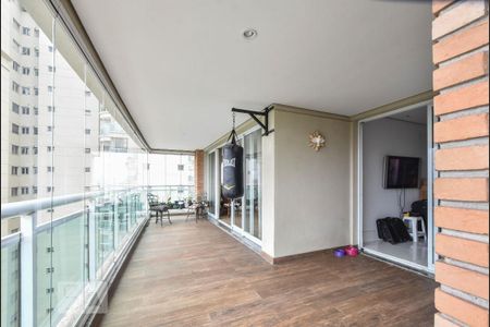 Apartamento à venda com 240m², 5 quartos e 4 vagasVaranda Gourmet