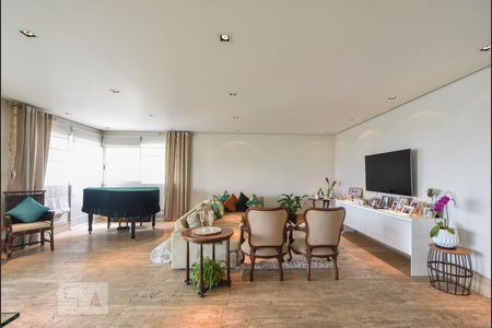 Apartamento à venda com 240m², 5 quartos e 4 vagasSala