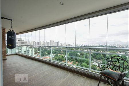 Apartamento à venda com 240m², 5 quartos e 4 vagasVaranda Gourmet