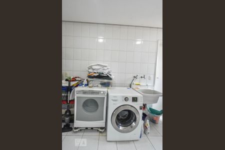 Apartamento à venda com 240m², 5 quartos e 4 vagasLavanderia 