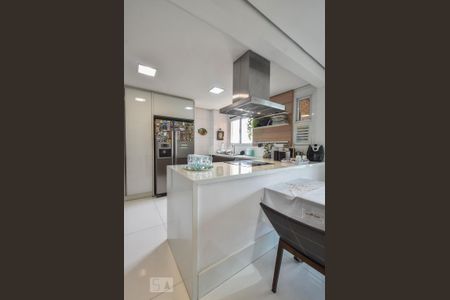 Apartamento à venda com 240m², 5 quartos e 4 vagasCozinha