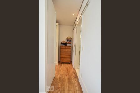 Apartamento à venda com 240m², 5 quartos e 4 vagasCloset Suíte 01