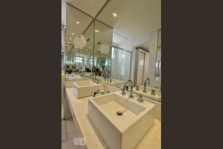 Apartamento à venda com 240m², 5 quartos e 4 vagasBanheiro Suíte 01