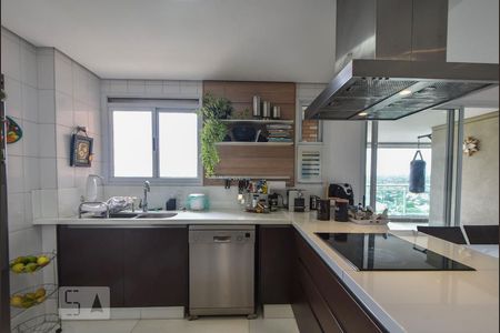 Apartamento à venda com 240m², 5 quartos e 4 vagasCozinha