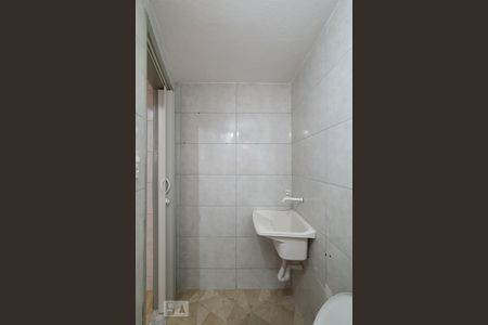 Banheiro de kitnet/studio para alugar com 1 quarto, 25m² em Liberdade, São Paulo