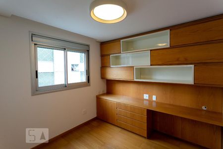 Quarto 1 de apartamento para alugar com 2 quartos, 147m² em Lourdes, Belo Horizonte
