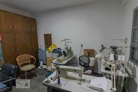 Casa à venda com 150m², 3 quartos e 3 vagas Casa à venda com 150m², 3 quartos e 3 vagasAtelie / Escritorio