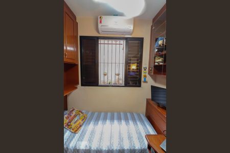 Casa à venda com 150m², 3 quartos e 3 vagas Casa à venda com 150m², 3 quartos e 3 vagasQuarto 2