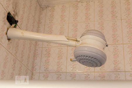 Casa para alugar com 200m², 2 quartos e 3 vagas Casa para alugar com 200m², 2 quartos e 3 vagasBanheiro - Chuveiro