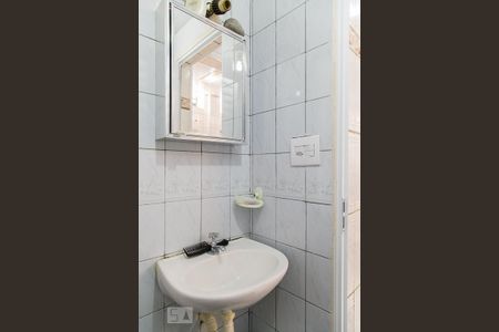 Casa para alugar com 200m², 2 quartos e 3 vagas Casa para alugar com 200m², 2 quartos e 3 vagasBanheiro do salão