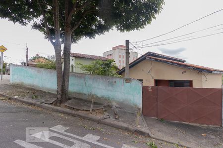 Casa para alugar com 60m², 2 quartos e 1 vagaFachada