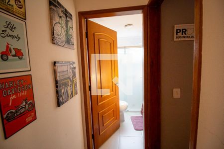Banheiro Corredor de apartamento à venda com 2 quartos, 75m² em Vila Hamburguesa, São Paulo