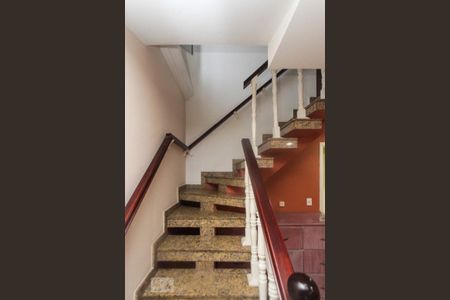 Casa para alugar com 149m², 4 quartos e 2 vagasescada