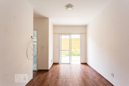 Sala de apartamento para alugar com 2 quartos, 50m² em São Pedro, Osasco