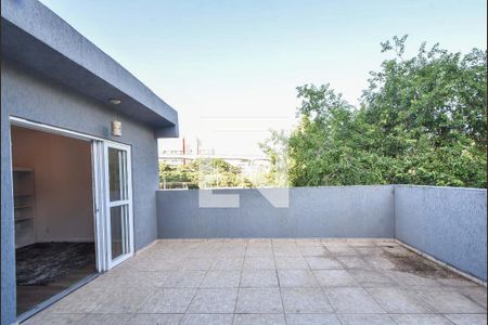 Casa à venda com 300m², 3 quartos e 2 vagasVaranda 02
