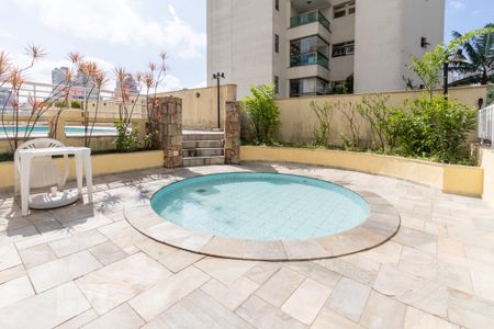 Apartamento para alugar com 100m², 2 quartos e 2 vagas Apartamento para alugar com 100m², 2 quartos e 2 vagasÁrea comum - Piscina