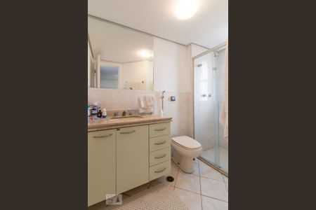Apartamento para alugar com 100m², 2 quartos e 2 vagas Apartamento para alugar com 100m², 2 quartos e 2 vagasBanheiro da Suíte 1