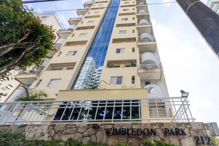 Apartamento para alugar com 100m², 2 quartos e 2 vagas Apartamento para alugar com 100m², 2 quartos e 2 vagasFachada