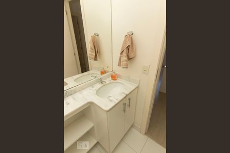 Apartamento para alugar com 66m², 2 quartos e 1 vaga Apartamento para alugar com 66m², 2 quartos e 1 vagaBanheiro