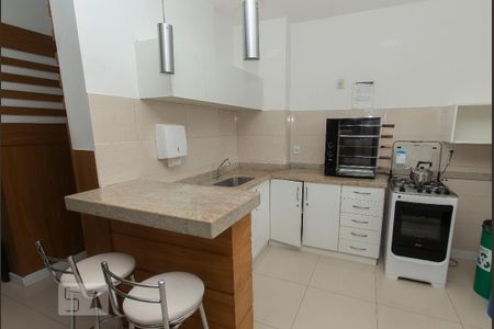 Apartamento para alugar com 66m², 2 quartos e 1 vaga Apartamento para alugar com 66m², 2 quartos e 1 vagaÁrea comum - Salão de festas