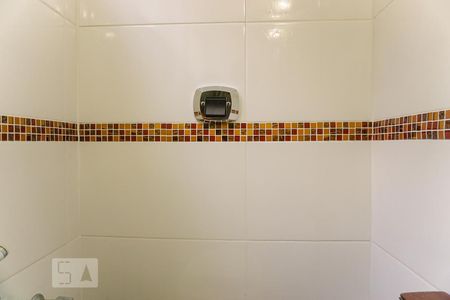 Casa de condomínio à venda com 366m², 5 quartos e 4 vagas Casa de condomínio à venda com 366m², 5 quartos e 4 vagasLavabo