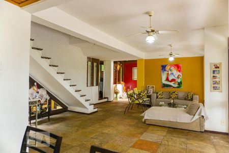 Sala de casa de condomínio à venda com 5 quartos, 366m² em Itanhangá, Rio de Janeiro