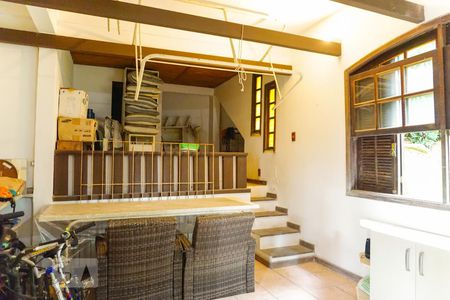 Casa de condomínio à venda com 366m², 5 quartos e 4 vagas Casa de condomínio à venda com 366m², 5 quartos e 4 vagasSala 3