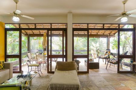 Sala de casa de condomínio à venda com 5 quartos, 366m² em Itanhangá, Rio de Janeiro