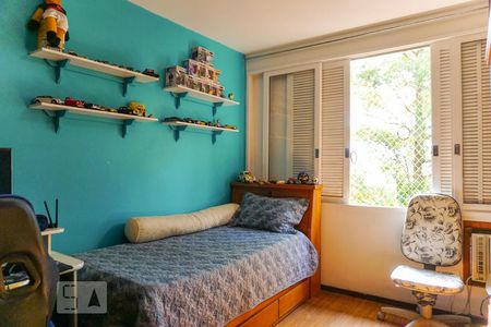 Casa de condomínio à venda com 366m², 5 quartos e 4 vagas Casa de condomínio à venda com 366m², 5 quartos e 4 vagasQuarto 2