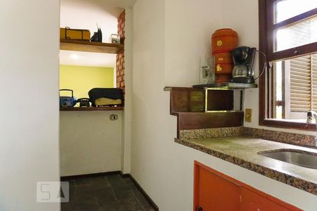 Casa de condomínio à venda com 366m², 5 quartos e 4 vagas Casa de condomínio à venda com 366m², 5 quartos e 4 vagasSala 2/Cozinha